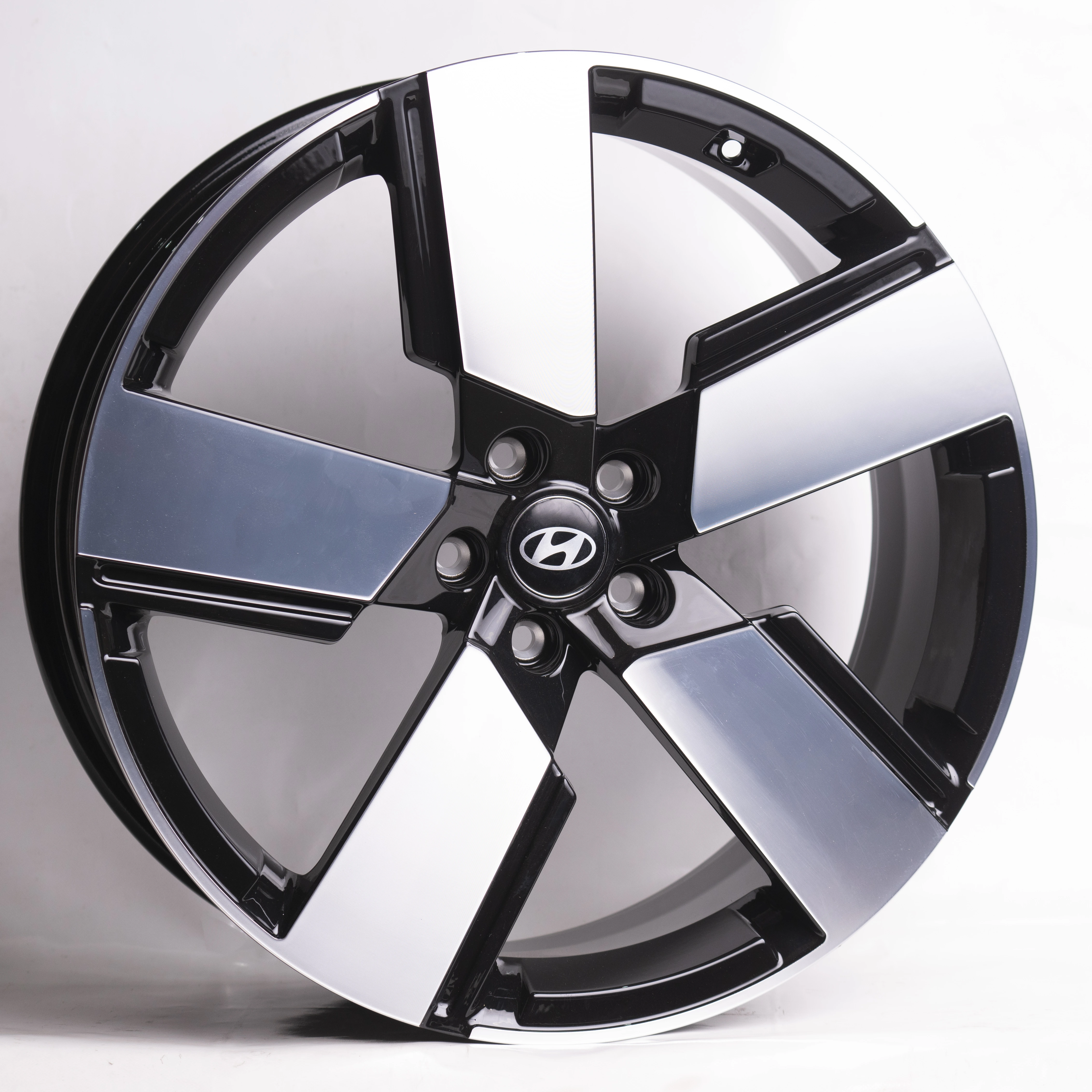 20/5x114.3 Kipardo T24035 J8.5 ET45 DIA67.1